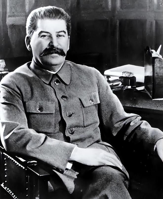 斯大林震撼下令：36 个师装备援华开元棋牌app长津湖捷报传至苏联(图2)