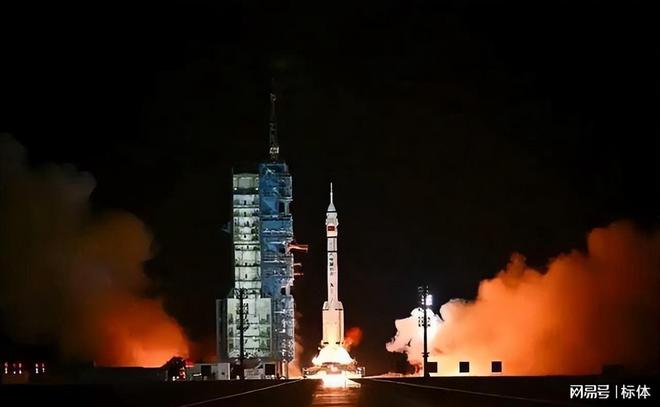 航天员! 俄罗斯和美国9个月 中国多久开元ky棋牌全球都在看中国将如何救援(图8)